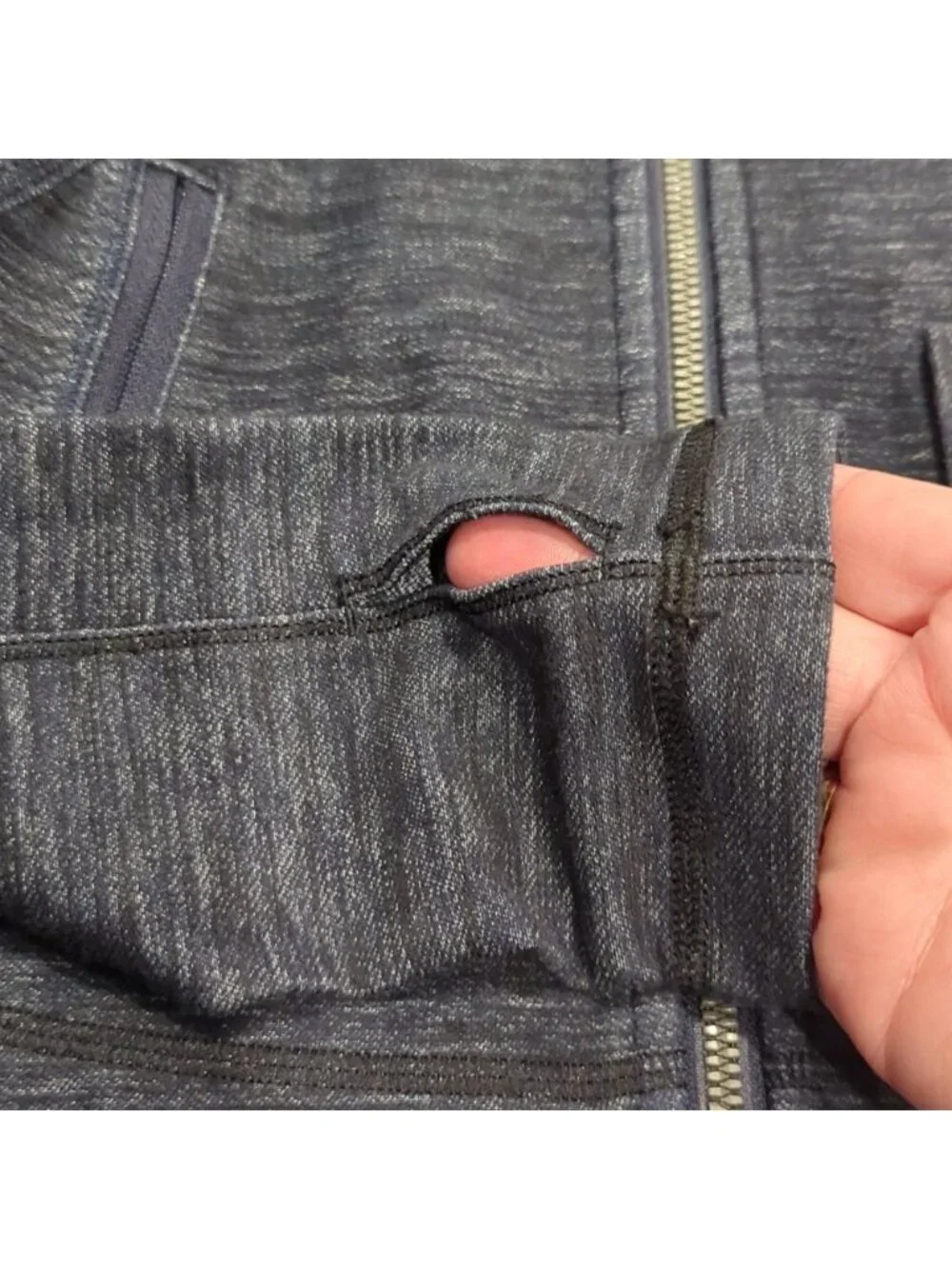 lululemon athletica zip it